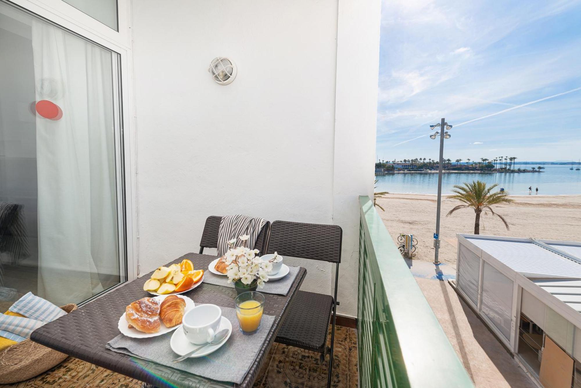 פורט ד'אלקודיה Apartment Xara Torres, At The Beach Of Alcudia מראה חיצוני תמונה