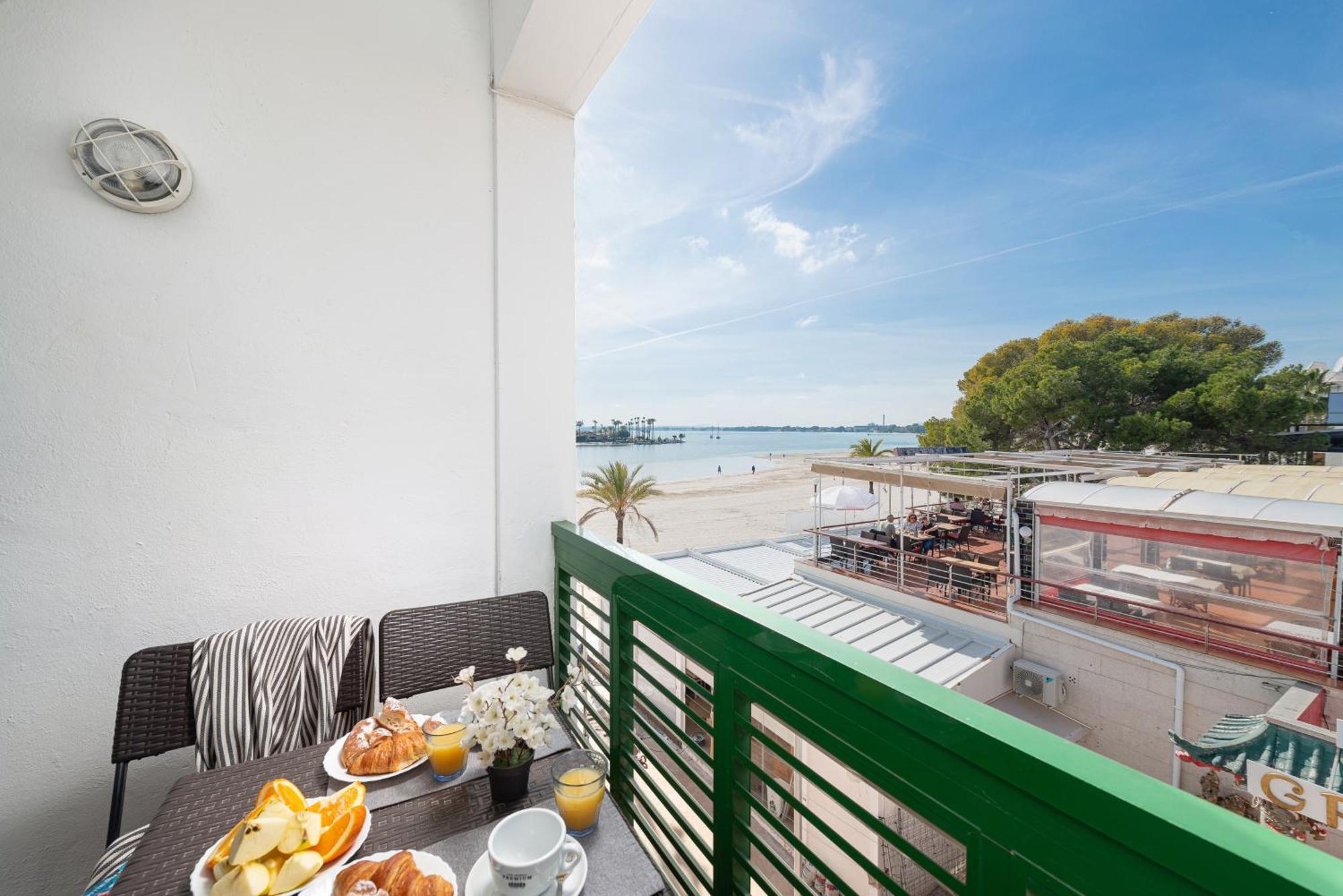 פורט ד'אלקודיה Apartment Xara Torres, At The Beach Of Alcudia מראה חיצוני תמונה