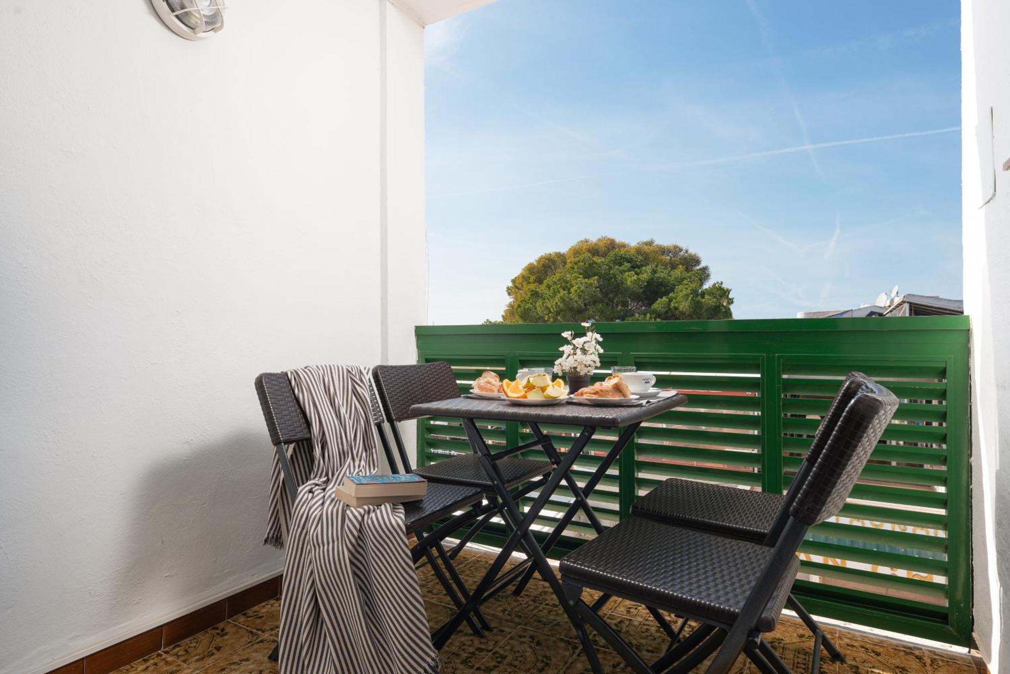 פורט ד'אלקודיה Apartment Xara Torres, At The Beach Of Alcudia מראה חיצוני תמונה